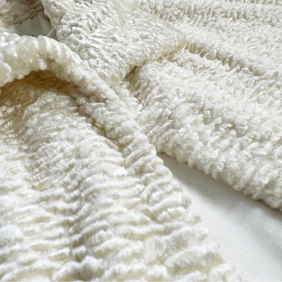 SIMON CHANG Faux Persian Lamb Cape, Cream Wedding Capelet, Lined - Picture 4 of 11